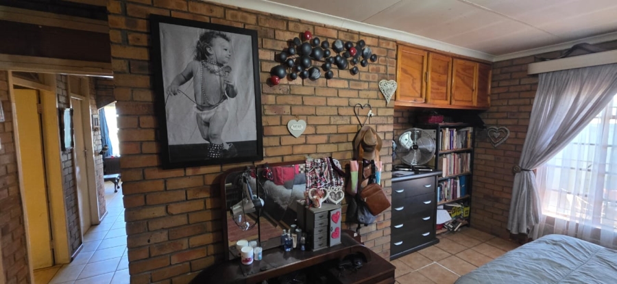 5 Bedroom Property for Sale in Vaal Park North West